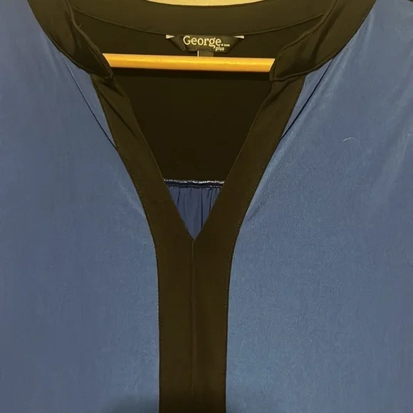 Plus size blouse - Picture 3 of 5